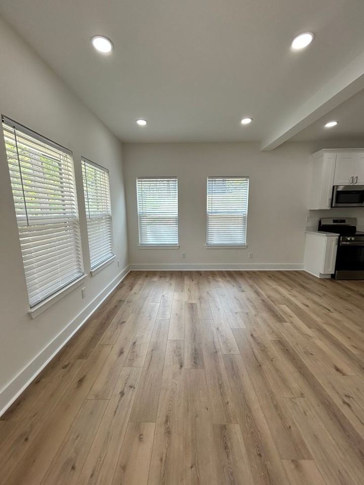 931 Old Lower Mill Rd - Photo 5 of 16