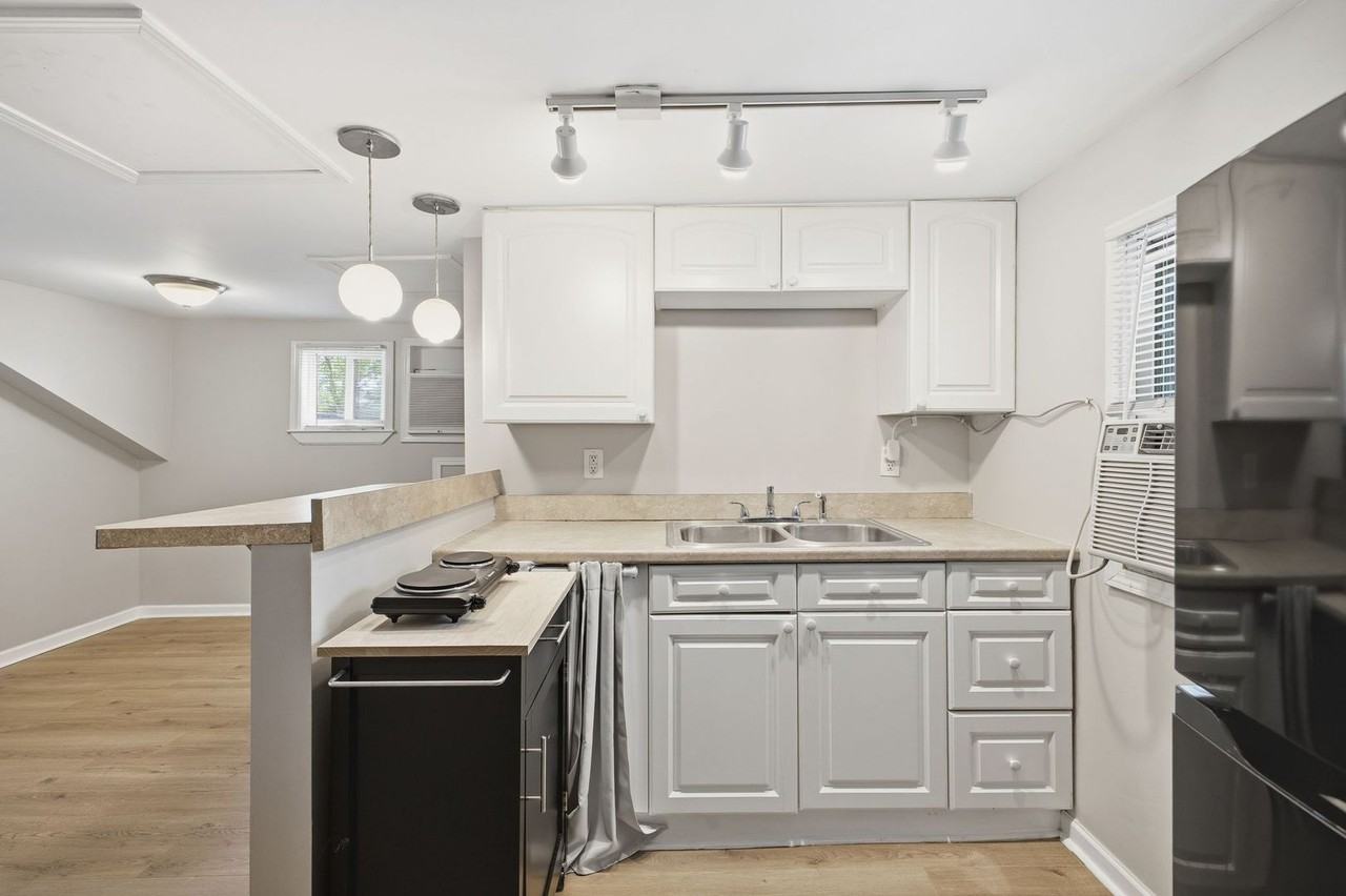 4508 Wyoming Ave - Photo 4 of 27