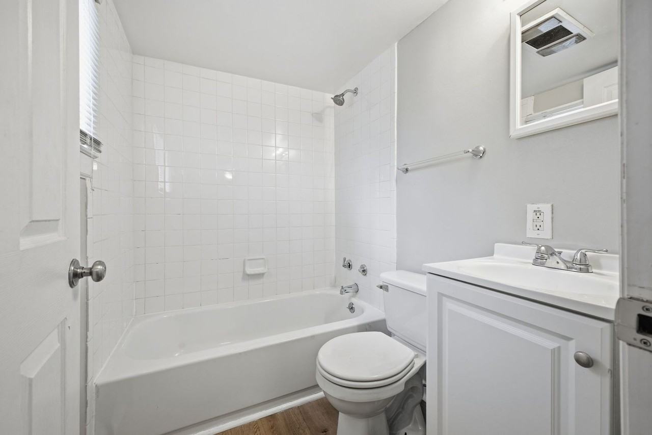 4508 Wyoming Ave - Photo 6 of 27