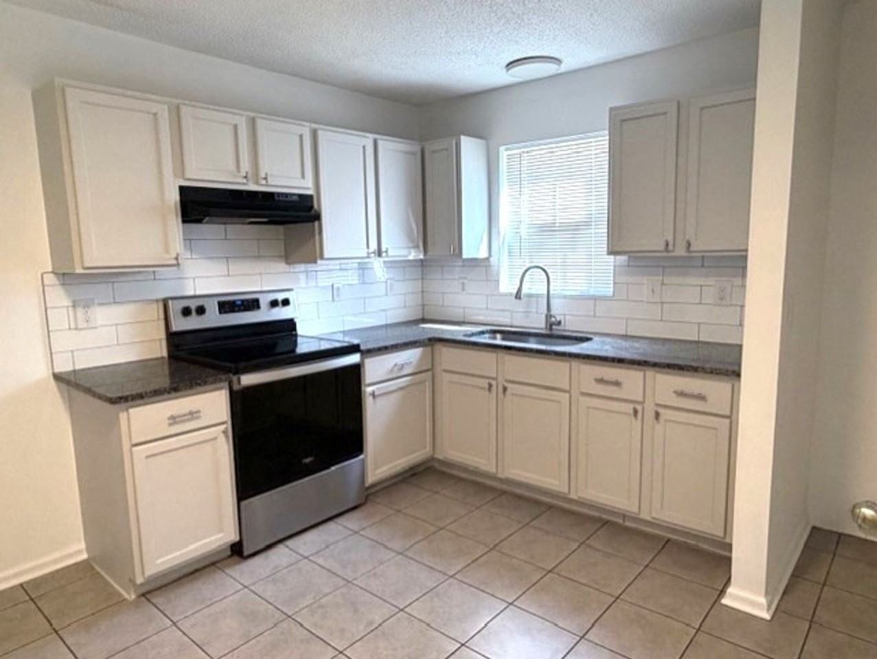 525 Texas Ave - Photo 2 of 6