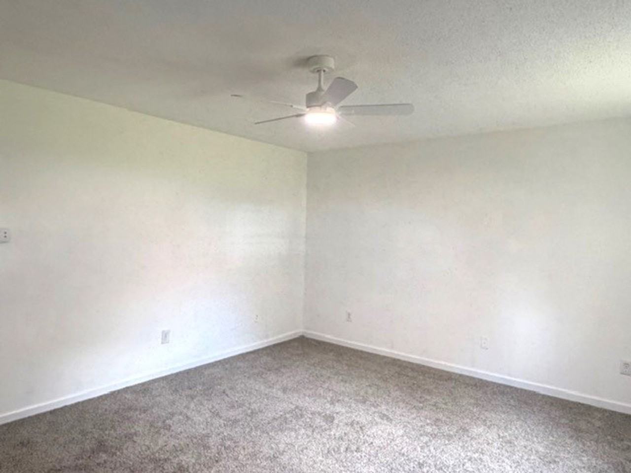 525 Texas Ave - Photo 3 of 6