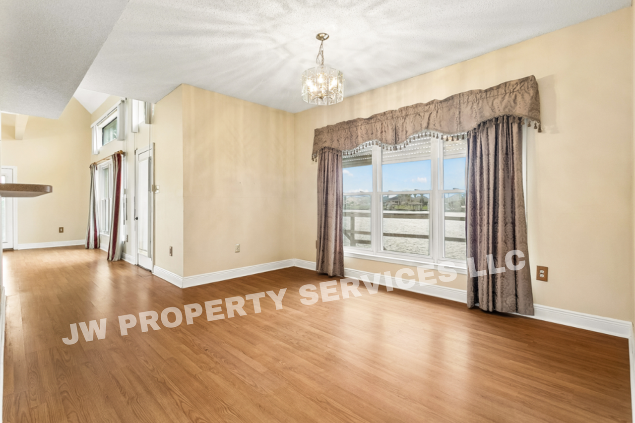 277 Moonraker Dr - Photo 2 of 13