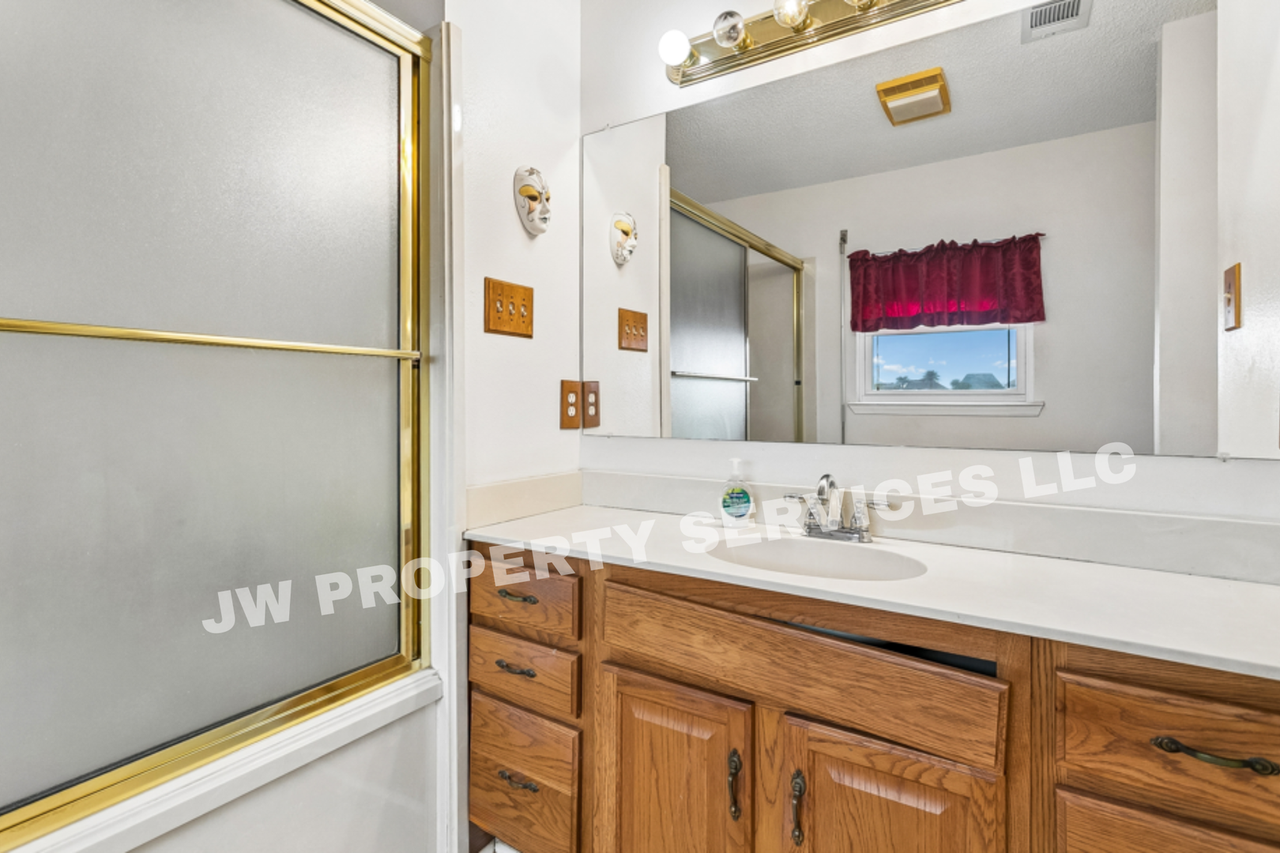 277 Moonraker Dr - Photo 6 of 13