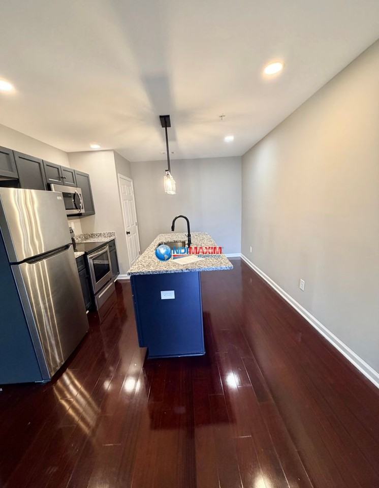 147 N Main St - Photo 3 of 11