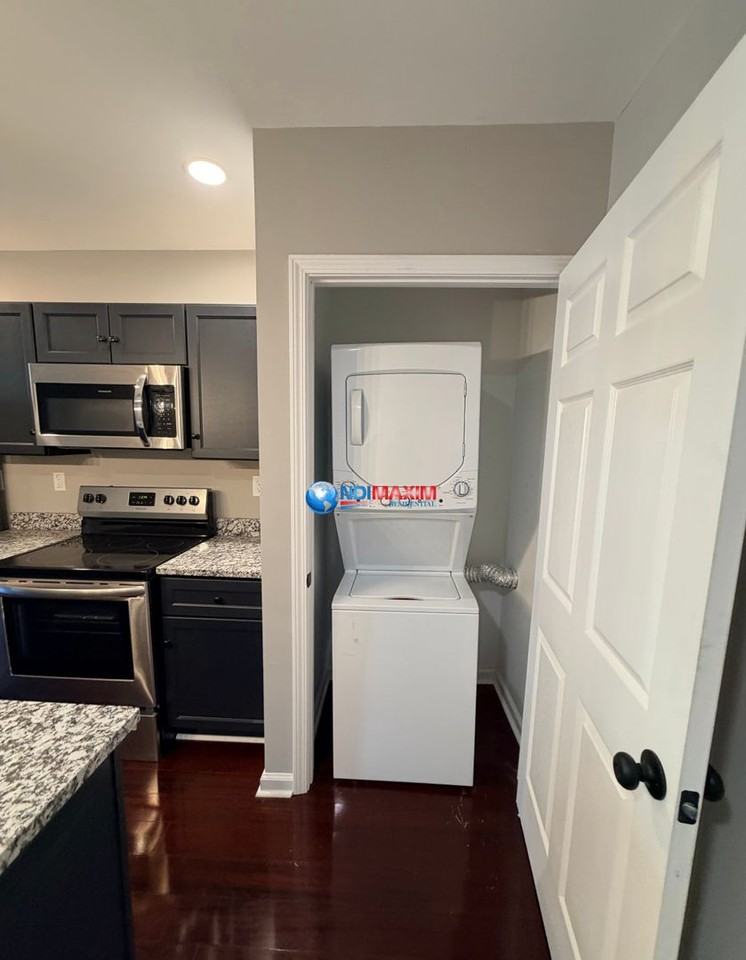 147 N Main St - Photo 5 of 11