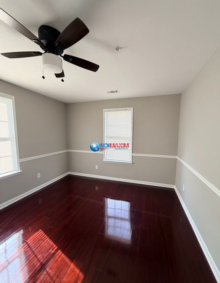 147 N Main St - Photo 6 of 11