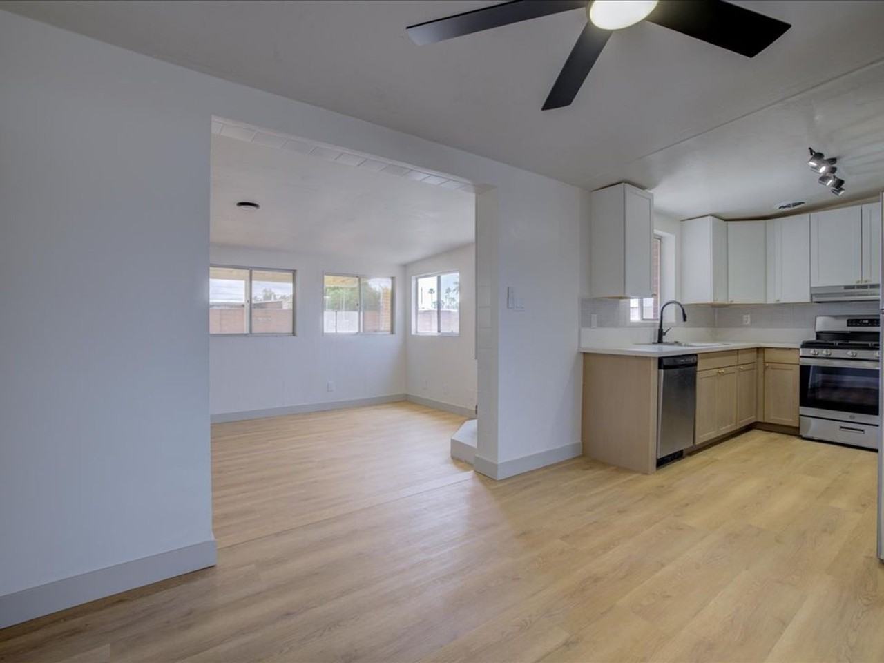 6158 E 31st St - Photo 7 of 27