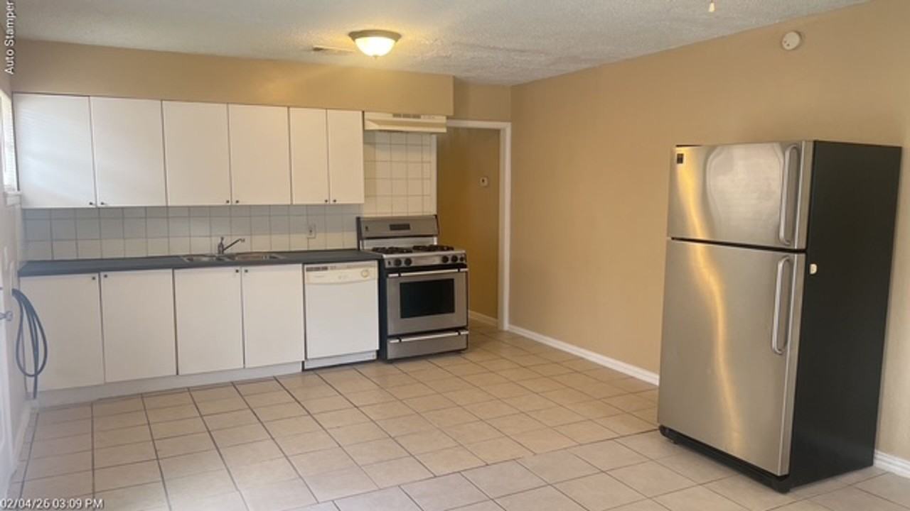 213 Hosack St - Photo 5 of 16