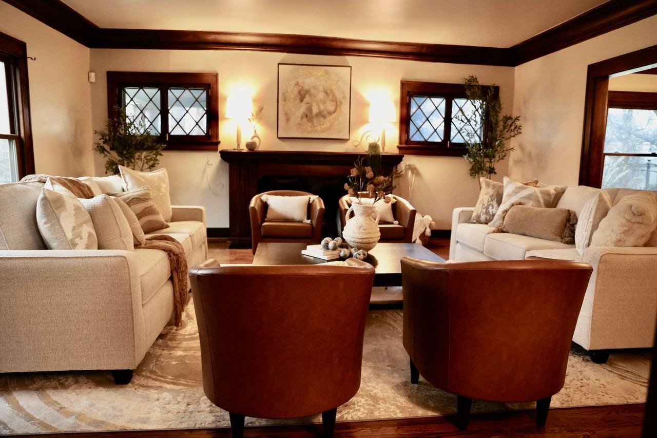 801 W 56th St - Photo 7 of 50