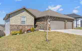 874 E Acacia Ln - Photo 1 of 1