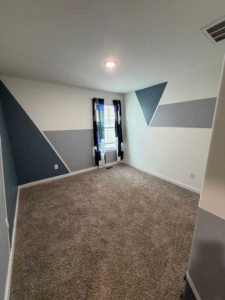 874 E Acacia Ln - Photo 4 of 34