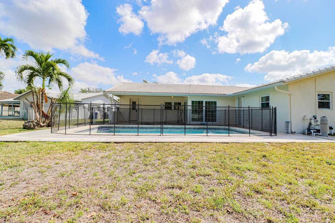 1329 Nw 84th Dr - Photo 2 of 23