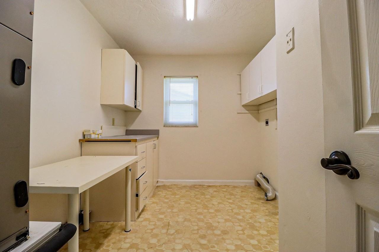 1329 Nw 84th Dr - Photo 5 of 23