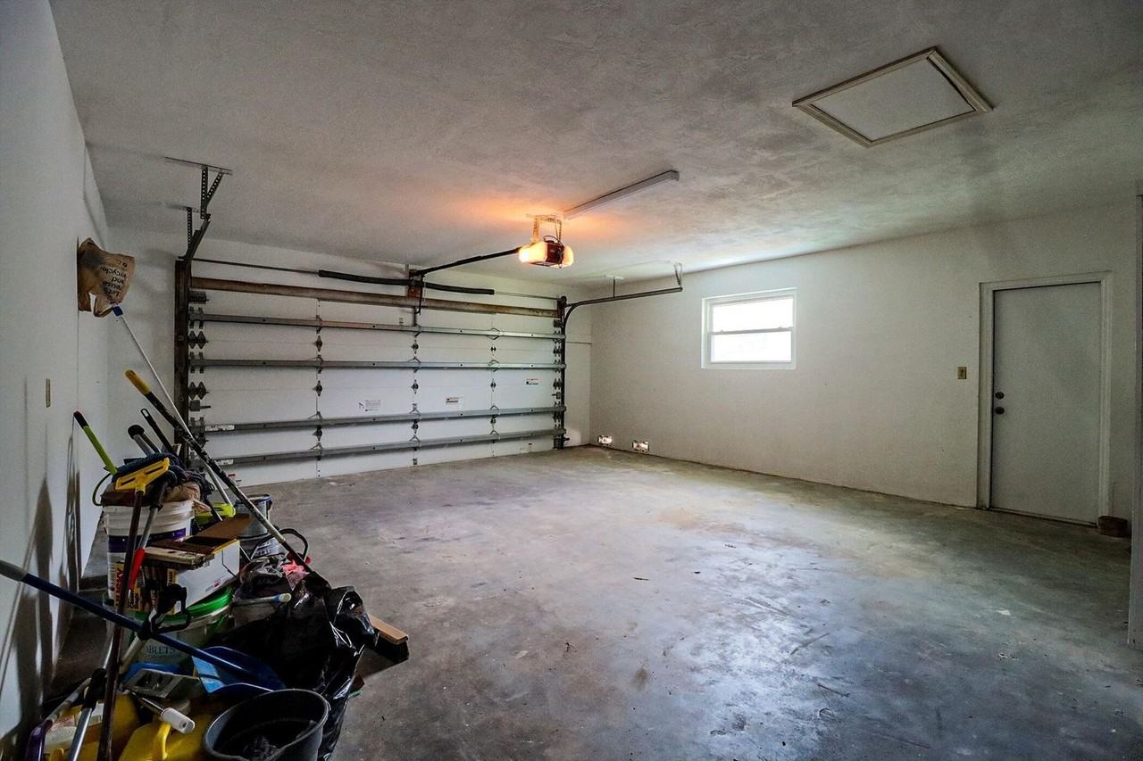 1329 Nw 84th Dr - Photo 6 of 23