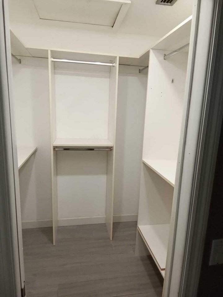 1402 Sw 25th Ave - Photo 2 of 35