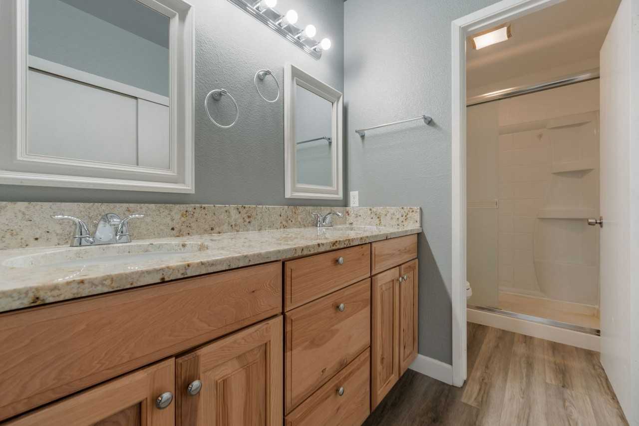 3740 Deer Walk Way - Photo 4 of 40