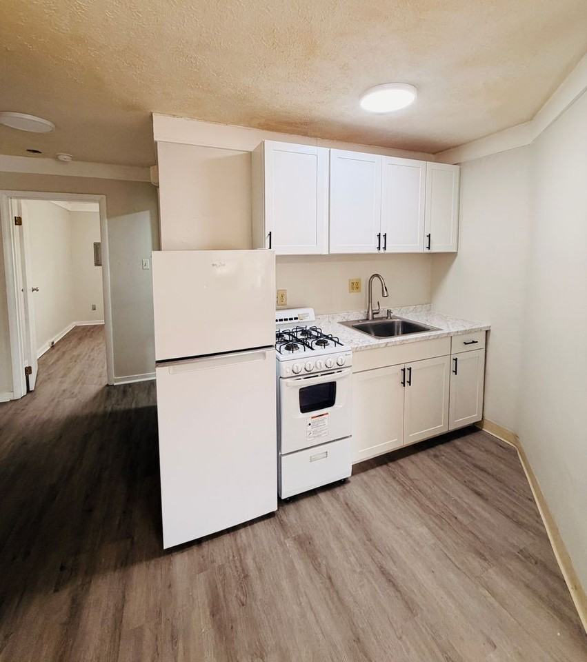 450 1/2 Augusta St - Photo 3 of 9