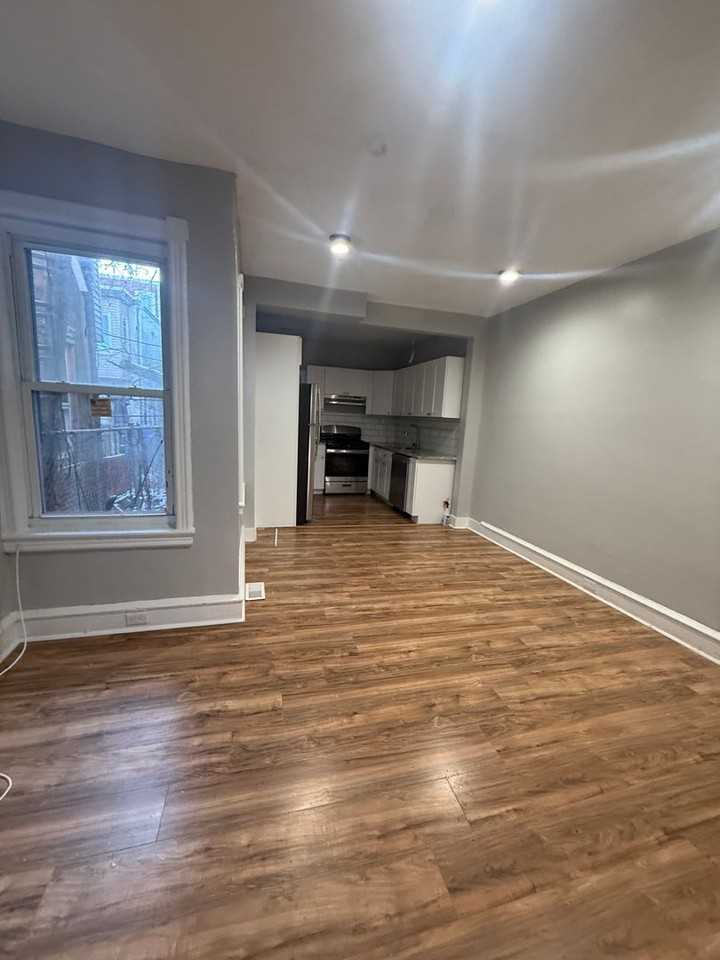 1014 N Pallas St - Photo 4 of 8