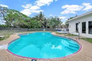 2417 Pierce St - Photo 1 of 1