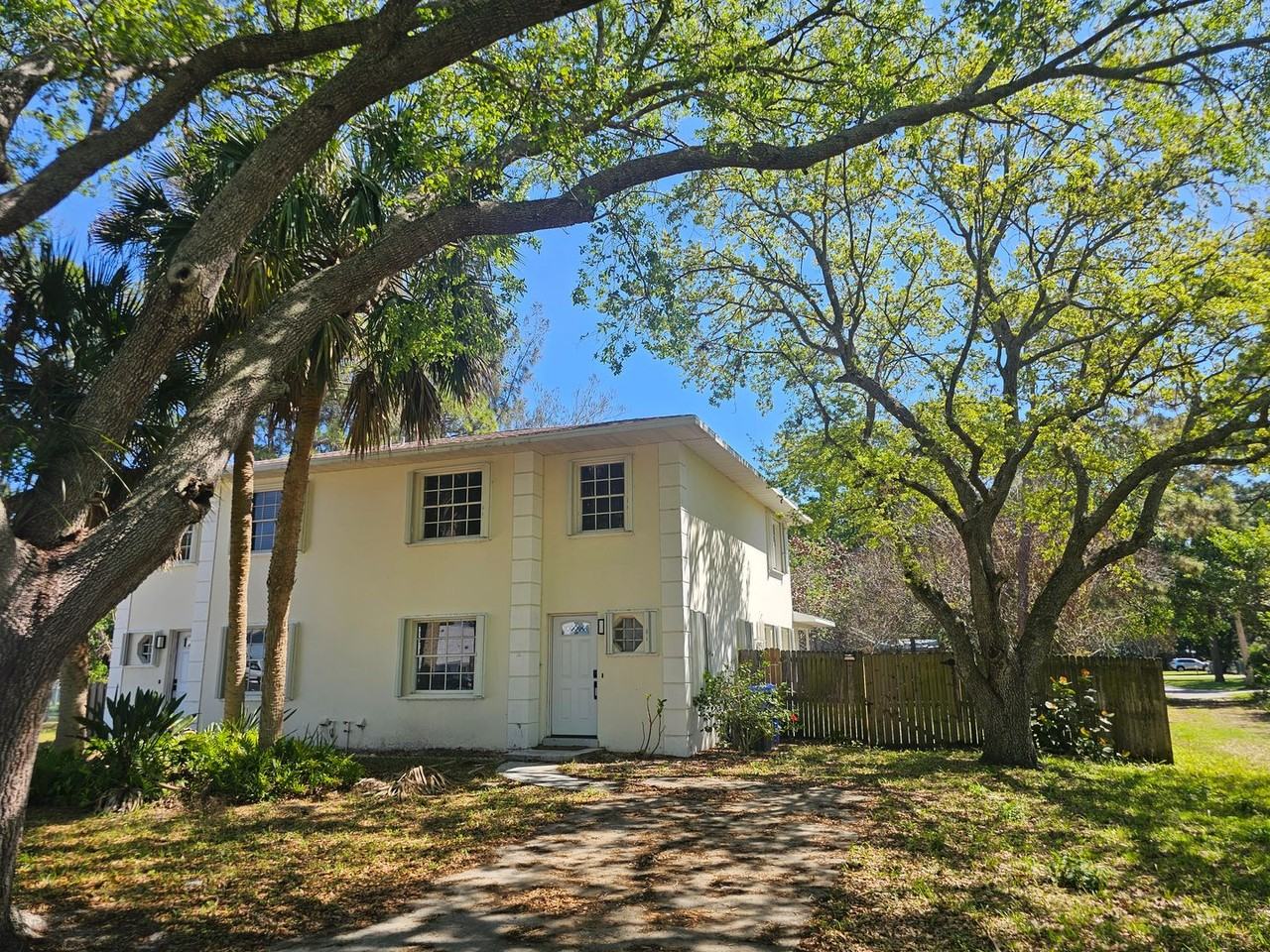 1406 36th Ave - Photo 2 of 50