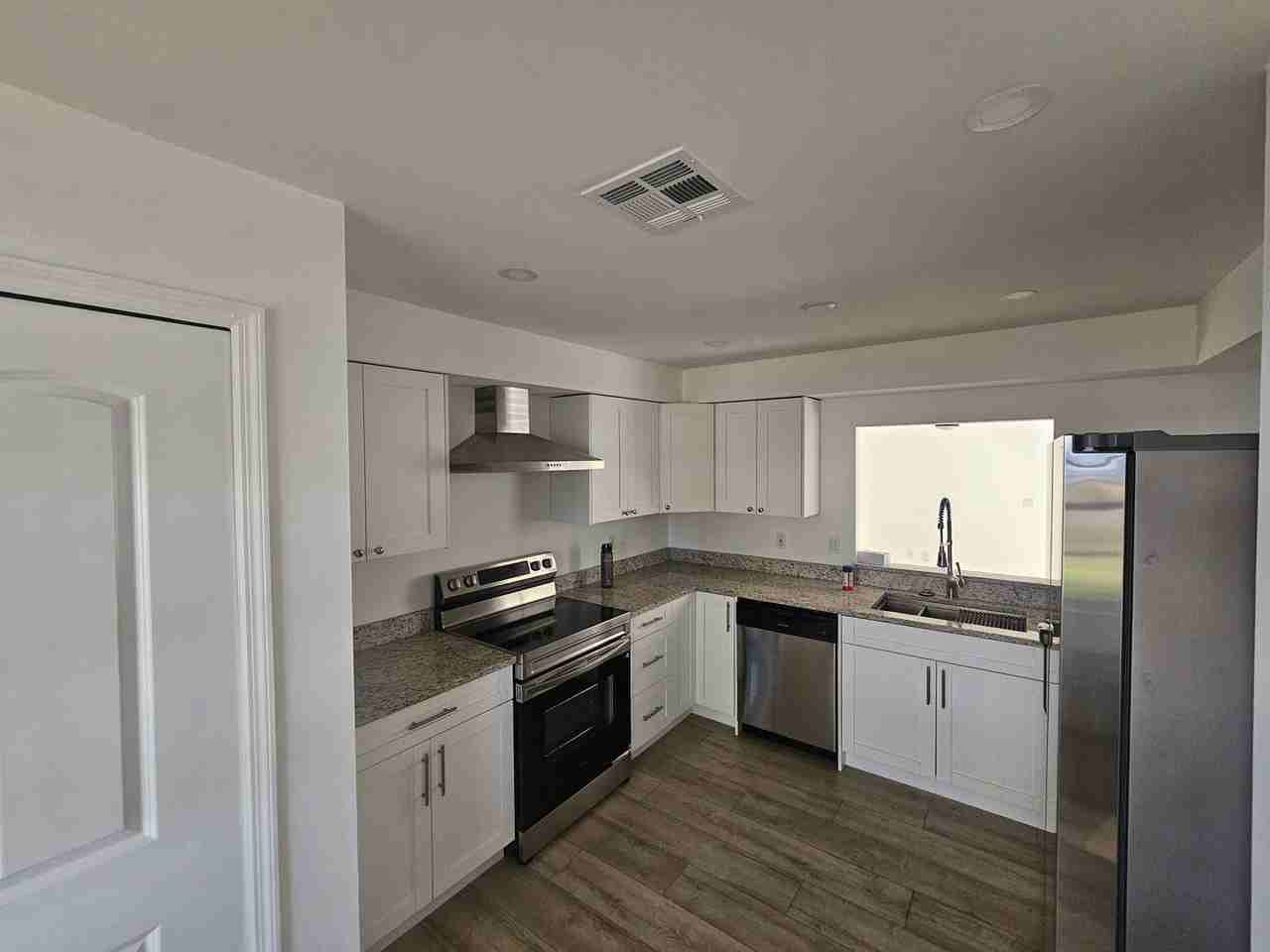 1406 36th Ave - Photo 4 of 50