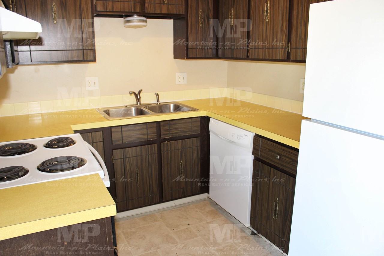 1709 Banyan Dr - Photo 4 of 11