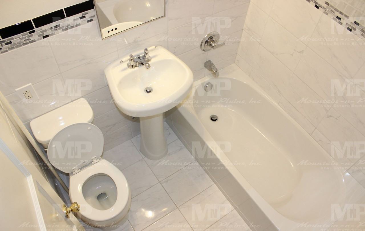 1317 W Mulberry St - Photo 3 of 8