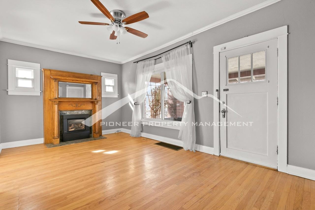 4624 E 16th Ave - Photo 2 of 15