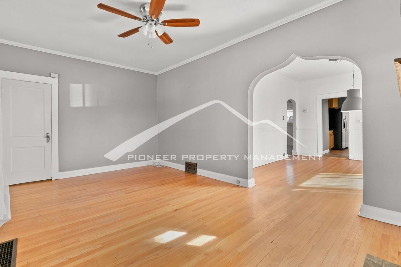 4624 E 16th Ave - Photo 3 of 15