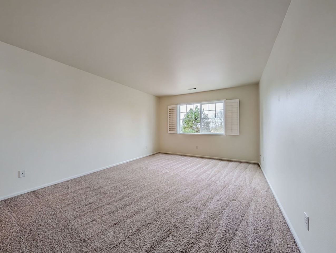 2605 85th Dr Ne - Photo 6 of 15