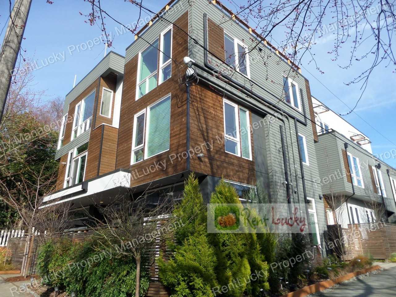 4214 Fremont Ave N - Photo 2 of 24