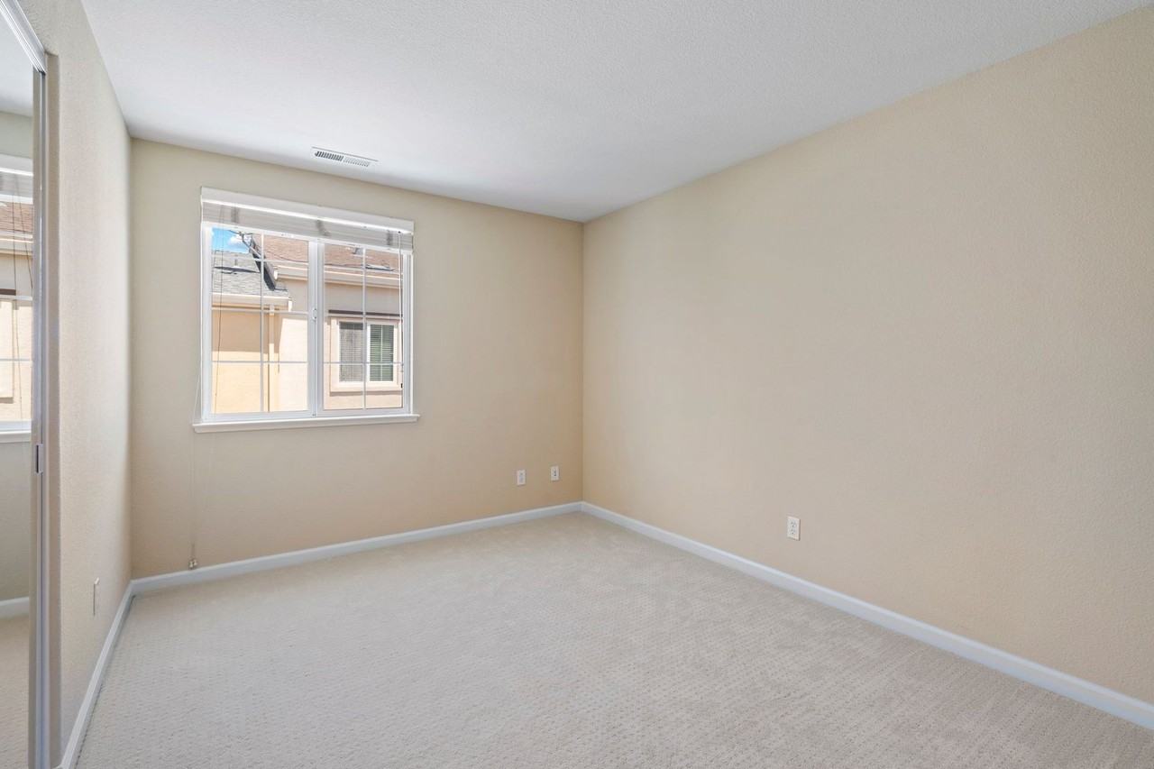 563 Moreland Way - Photo 3 of 17