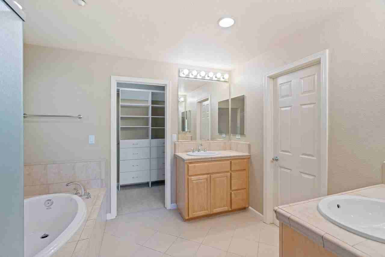 563 Moreland Way - Photo 6 of 17