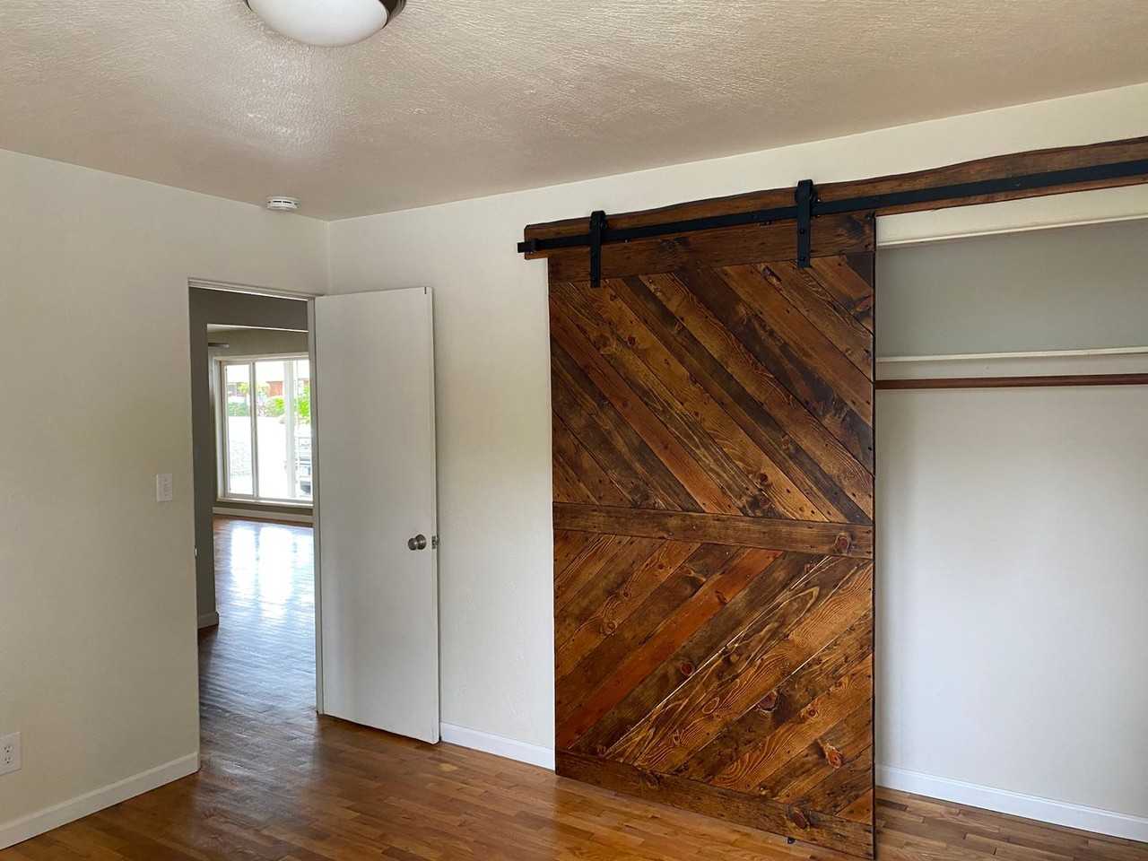 1642 Nw Almond Ave - Photo 7 of 13