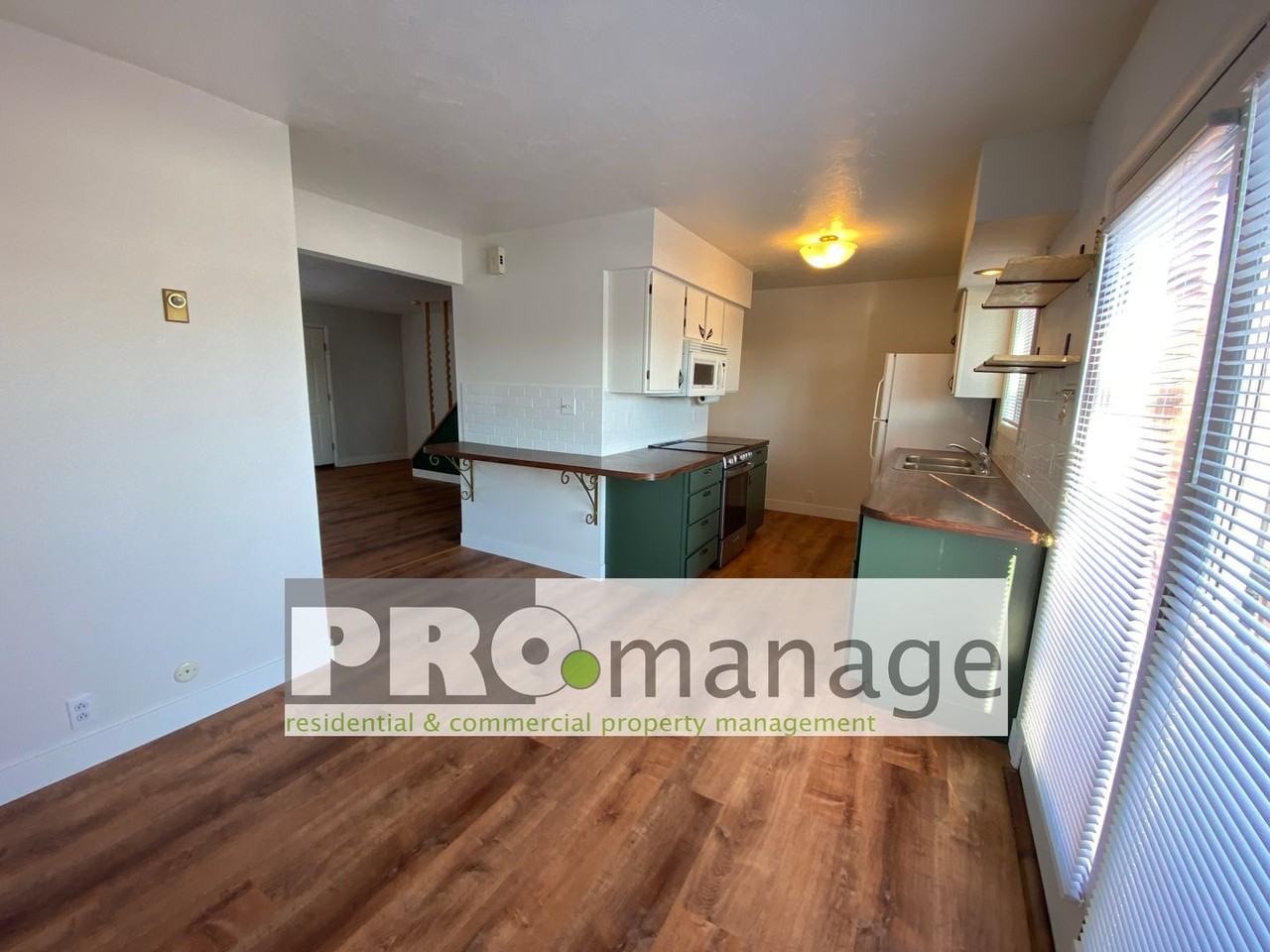 333 S Skyline Dr - Photo 3 of 19