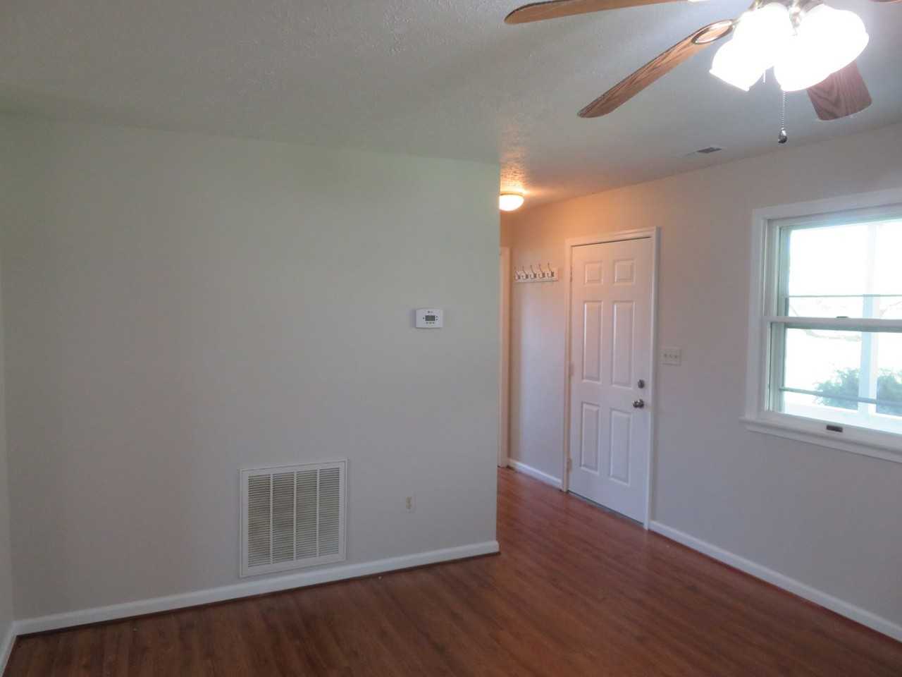 7301 Claiborne Rd - Photo 3 of 18