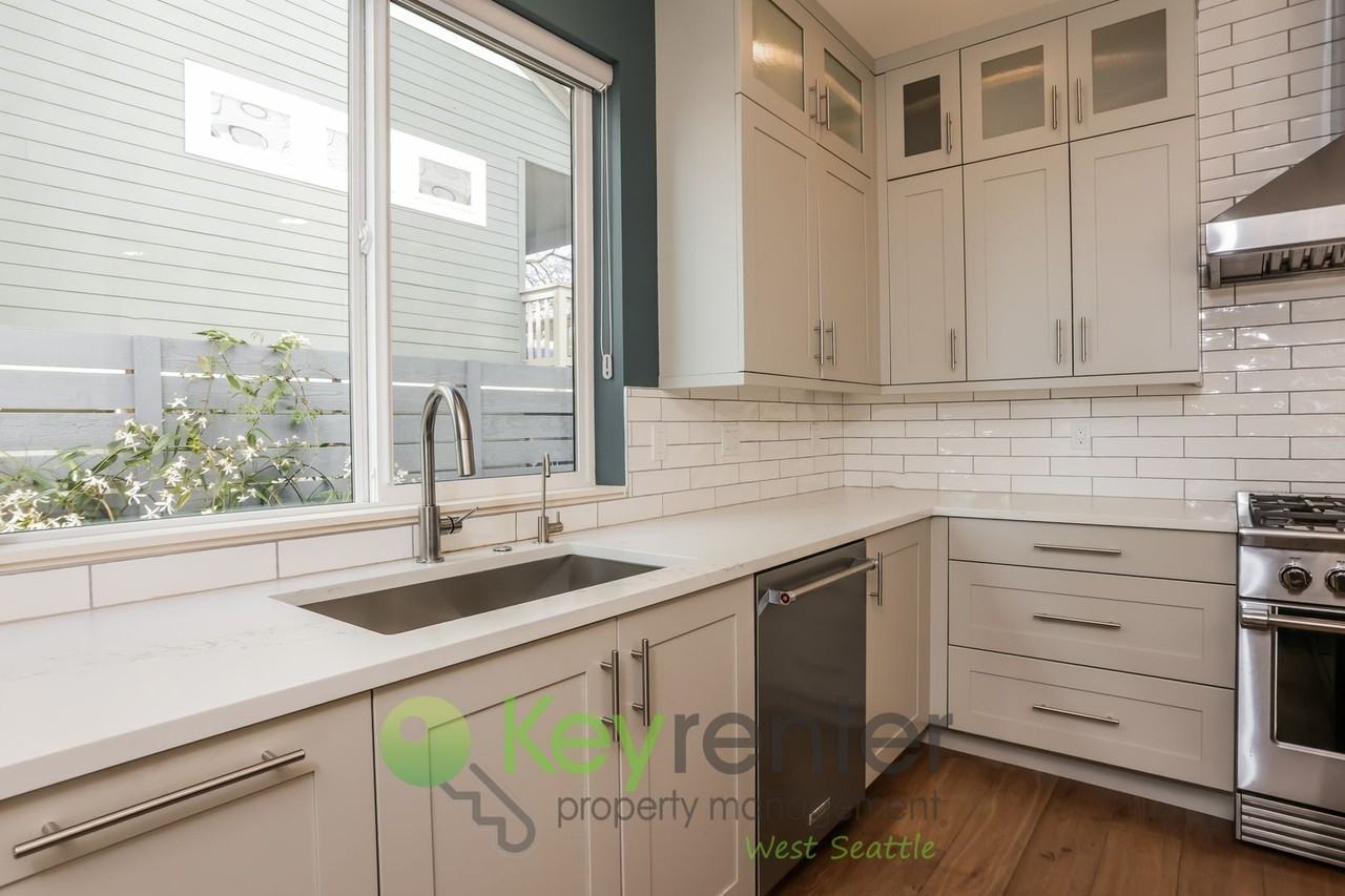 3017 Belvidere Ave Sw - Photo 5 of 33