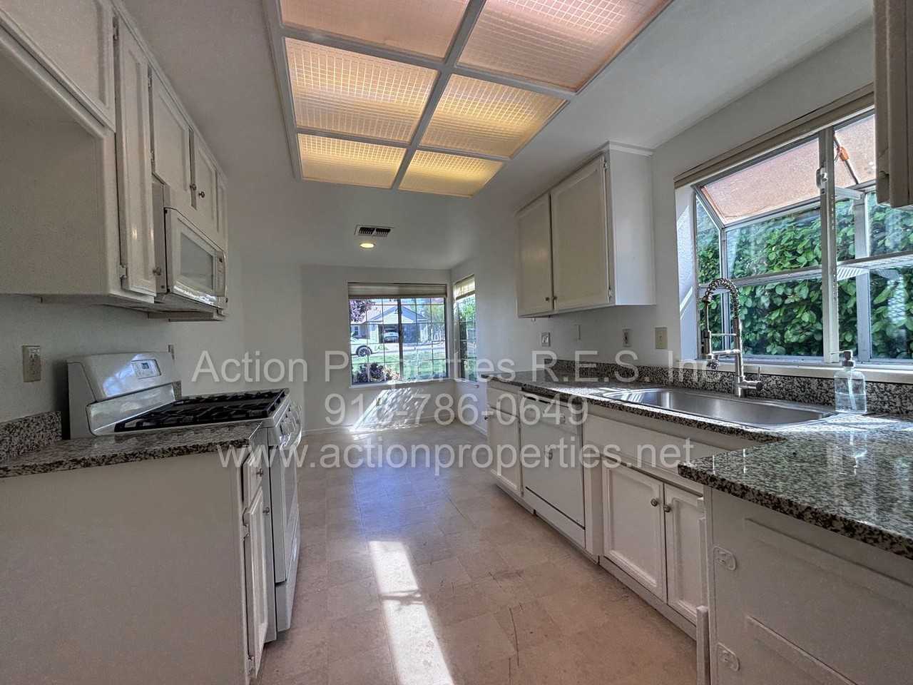 5716 Terrace Dr - Photo 6 of 20