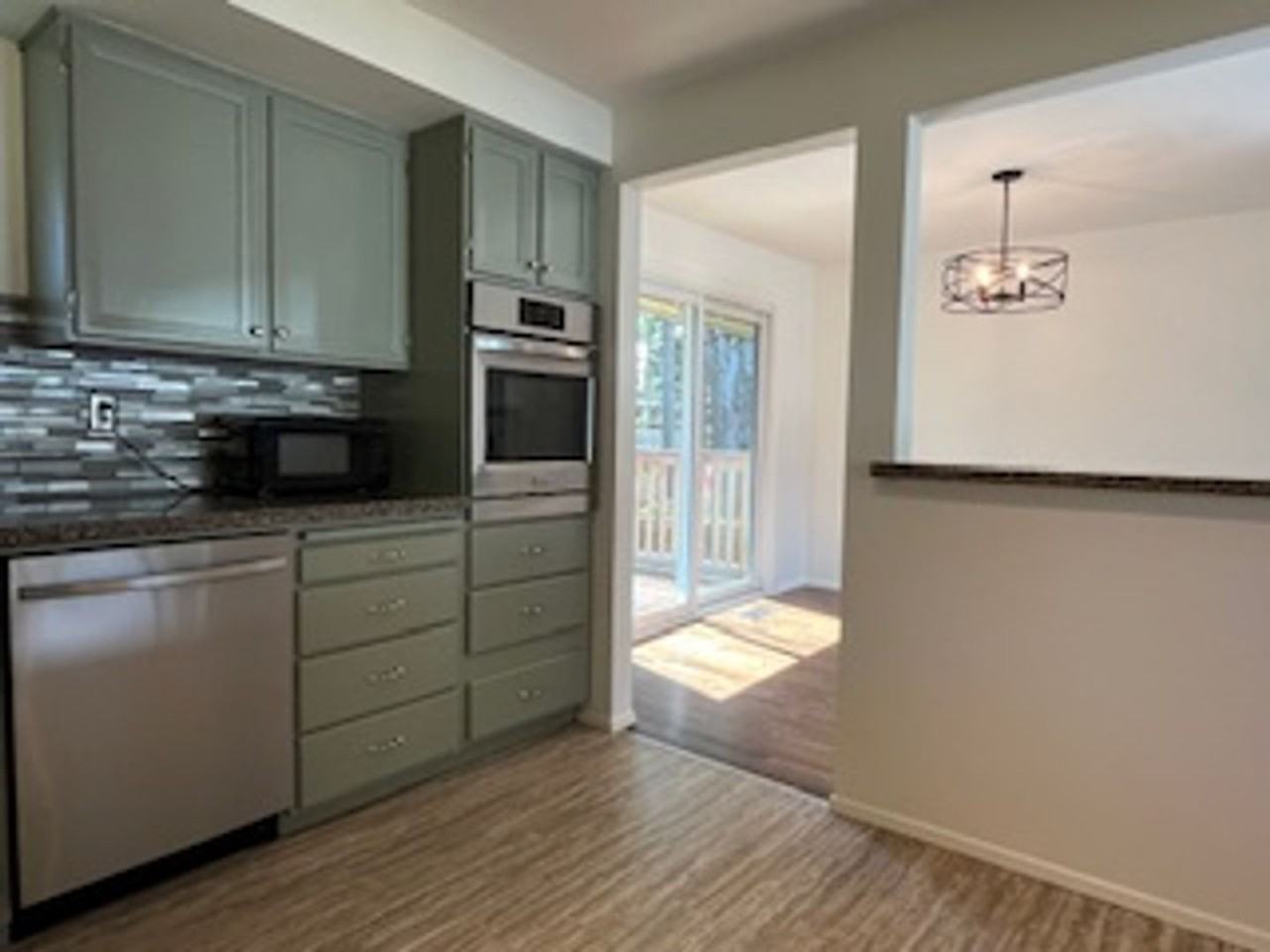 2111 N 188th St - Photo 5 of 22