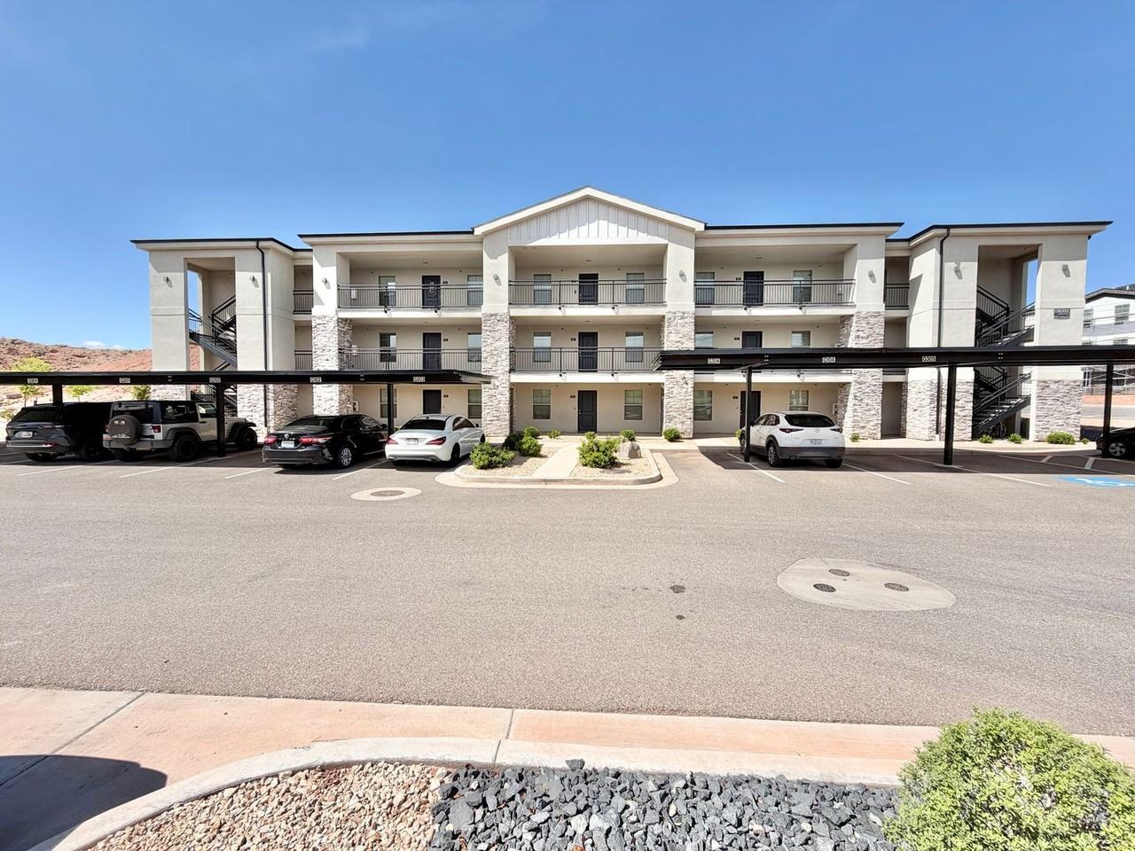 6230 W Winding Way - Photo 3 of 27