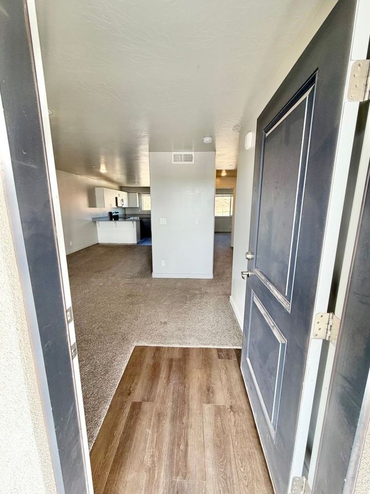 6230 W Winding Way - Photo 7 of 27