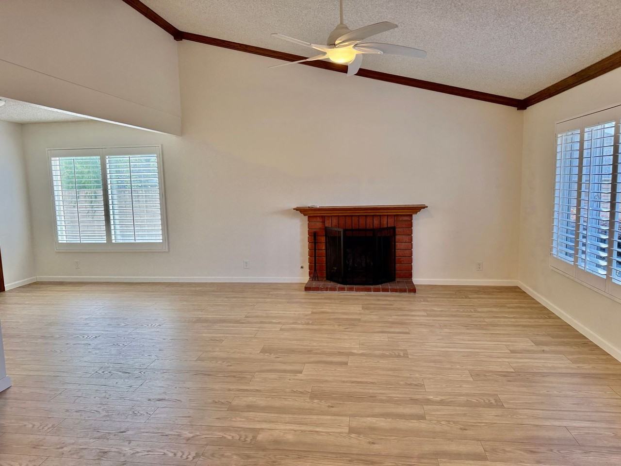 907 Candy Dr - Photo 4 of 27