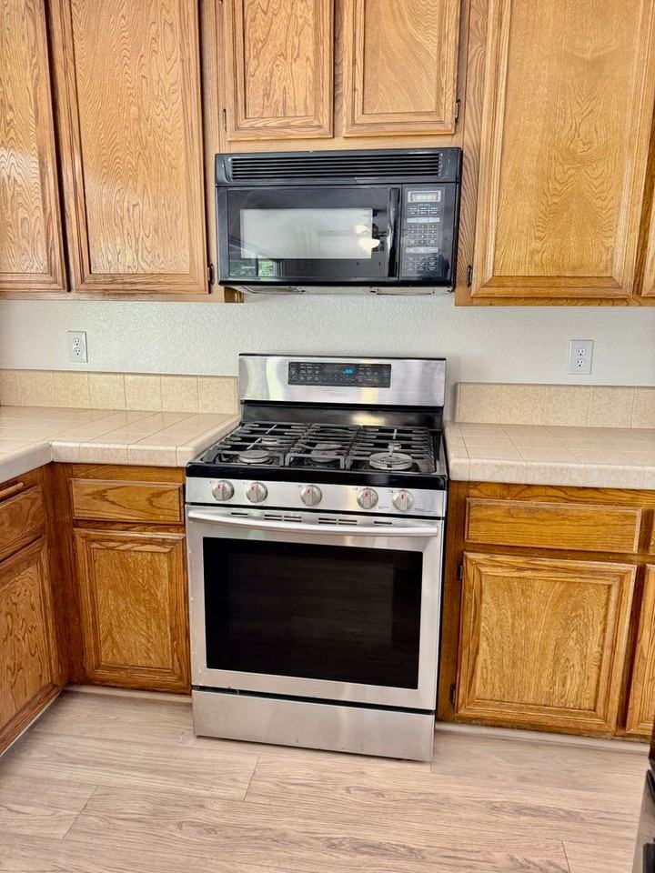 907 Candy Dr - Photo 7 of 27