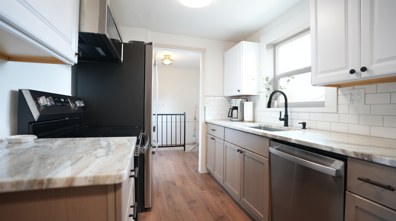 1615 Custer Ave - Photo 5 of 14