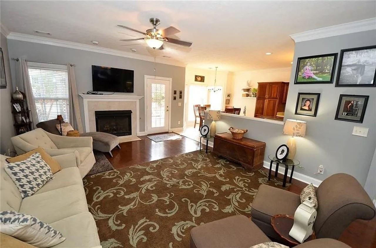 655 Belmonte Dr - Photo 2 of 7