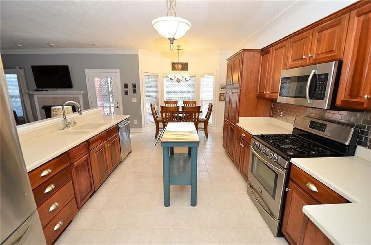 655 Belmonte Dr - Photo 5 of 7