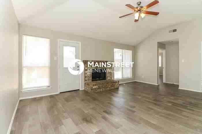 6111 Inks Lake Dr - Photo 4 of 16