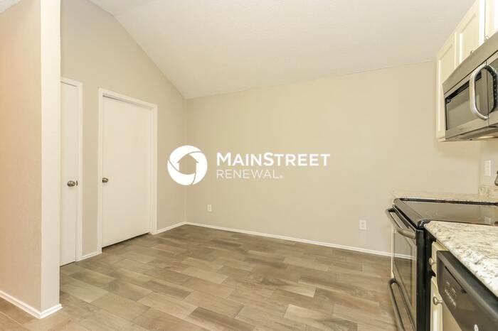 6111 Inks Lake Dr - Photo 7 of 16