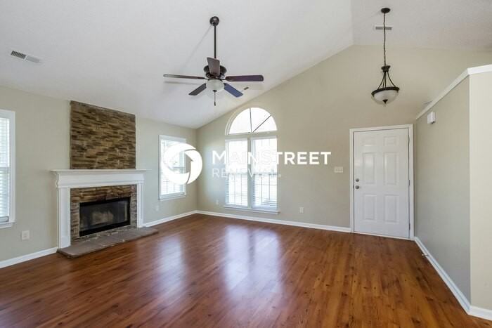 3501 Braefield Dr - Photo 2 of 15