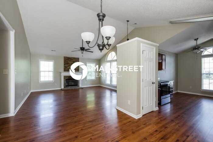 3501 Braefield Dr - Photo 5 of 15